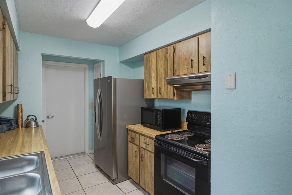 Image 10 of property listing at 4265 NE 25 TERRACE, Ocala, FL 34479