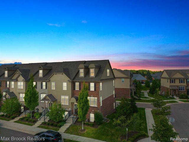 333 Glenhurst Boulevard 9, Rochester Hills, MI 48307