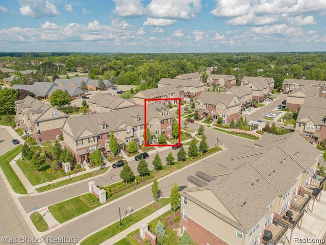 333 Glenhurst Boulevard 9, Rochester Hills, MI 48307