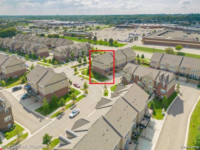 333 Glenhurst Boulevard 9, Rochester Hills, MI 48307