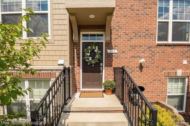 333 Glenhurst Boulevard 9, Rochester Hills, MI 48307