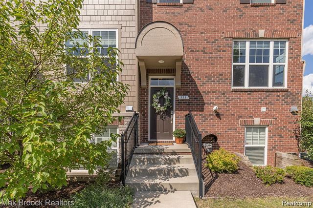 333 Glenhurst Boulevard 9, Rochester Hills, MI 48307