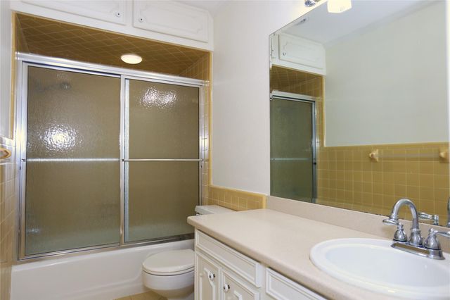 115 Irwin Road, West Columbia, TX 77486