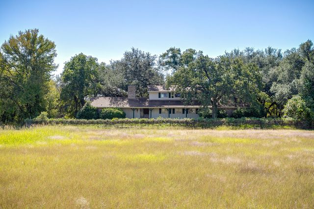 3535 Crestridge Drive, Granbury, TX 76048