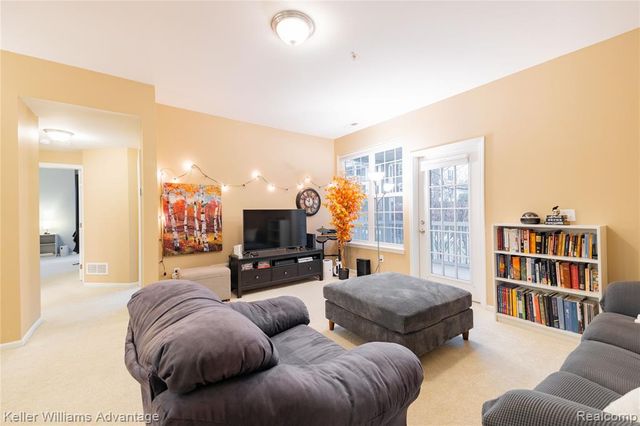 921 E Summerfield Glen Circle, Ann Arbor, MI 48103