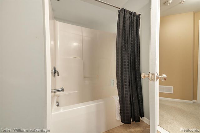 921 E Summerfield Glen Circle, Ann Arbor, MI 48103