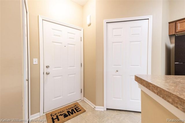 921 E Summerfield Glen Circle, Ann Arbor, MI 48103