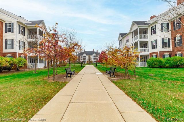 921 E Summerfield Glen Circle, Ann Arbor, MI 48103