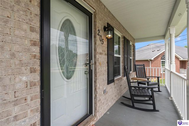 205 Creekvale Court, Vine Grove, KY 40175