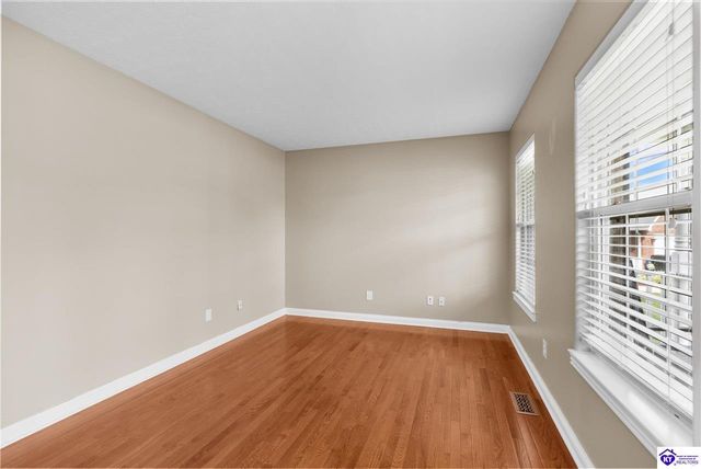 205 Creekvale Court, Vine Grove, KY 40175