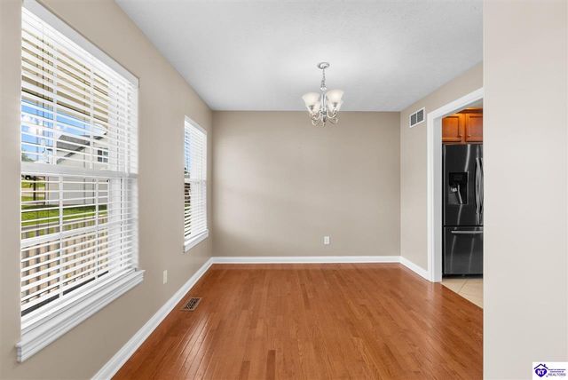 205 Creekvale Court, Vine Grove, KY 40175