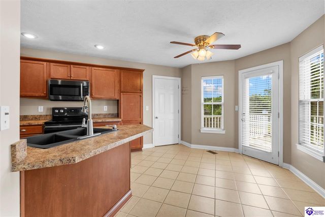 205 Creekvale Court, Vine Grove, KY 40175