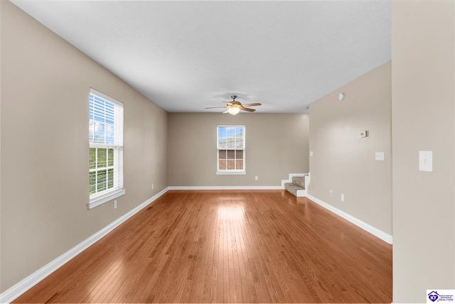 205 Creekvale Court, Vine Grove, KY 40175
