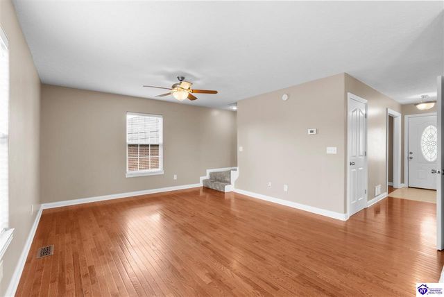 205 Creekvale Court, Vine Grove, KY 40175