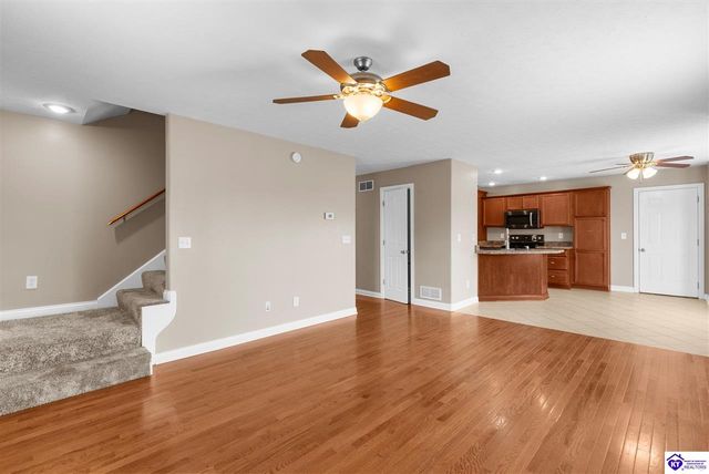 205 Creekvale Court, Vine Grove, KY 40175