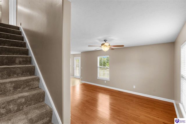 205 Creekvale Court, Vine Grove, KY 40175