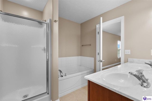 205 Creekvale Court, Vine Grove, KY 40175