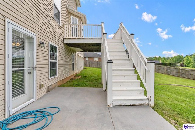 205 Creekvale Court, Vine Grove, KY 40175
