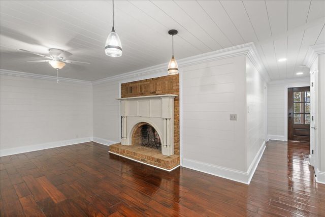 105 County Road 206, Bridgeport, AL 35740