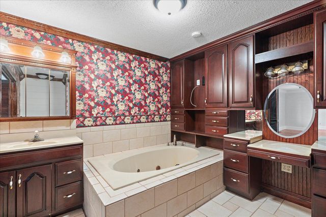 105 County Road 206, Bridgeport, AL 35740