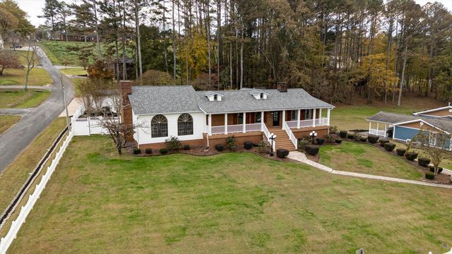 105 County Road 206, Bridgeport, AL 35740