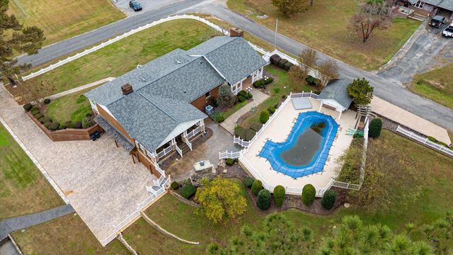 105 County Road 206, Bridgeport, AL 35740