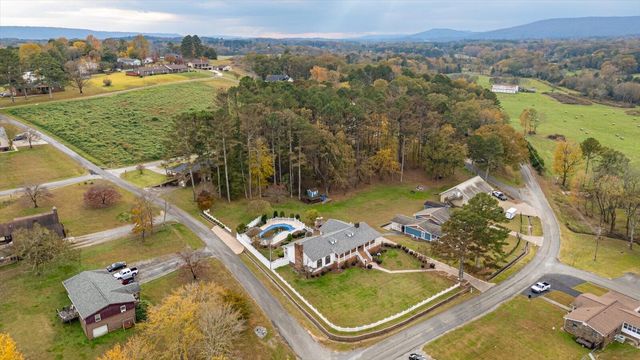 105 County Road 206, Bridgeport, AL 35740