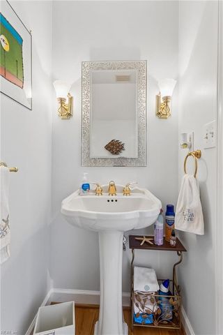 23 Mizzen CIR, Hampton, VA 23664