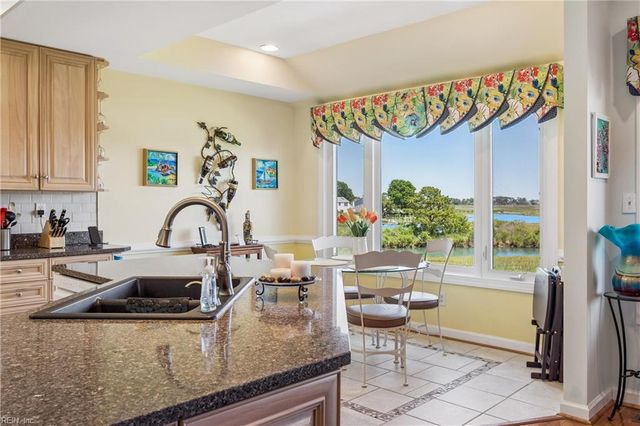 23 Mizzen CIR, Hampton, VA 23664