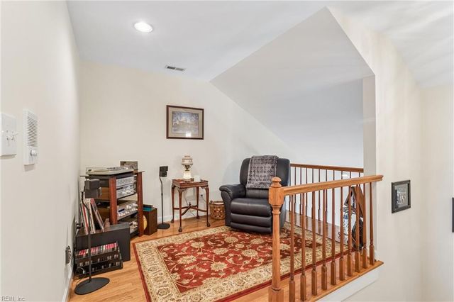 23 Mizzen CIR, Hampton, VA 23664