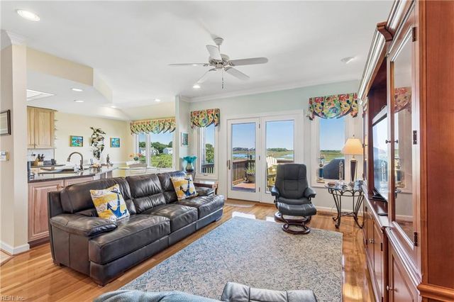 23 Mizzen CIR, Hampton, VA 23664