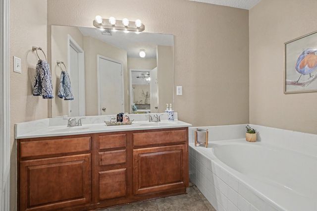 4932 Spur Ridge Court, Fort Worth, TX 76244