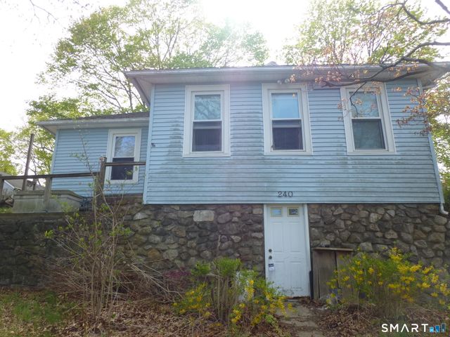240 Vauxhall Street, New London, CT 06320