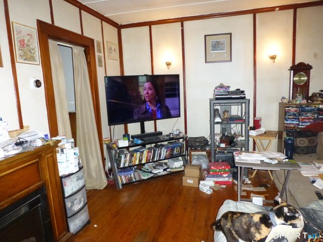 240 Vauxhall Street, New London, CT 06320