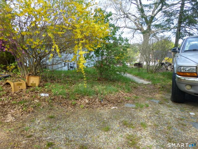 240 Vauxhall Street, New London, CT 06320