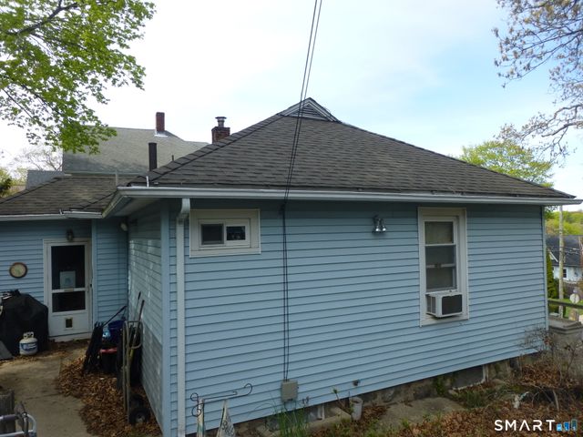 240 Vauxhall Street, New London, CT 06320