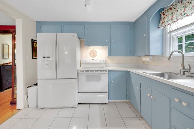 29 Crescent Hill, East Longmeadow, MA 01028