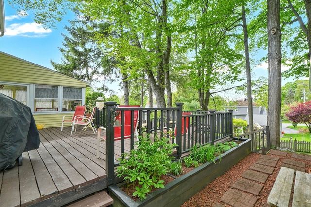 29 Crescent Hill, East Longmeadow, MA 01028