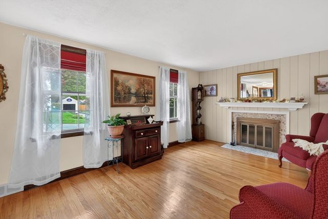 29 Crescent Hill, East Longmeadow, MA 01028