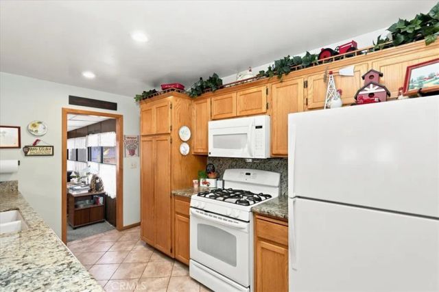 614 Azure Court, Upland, CA 91786