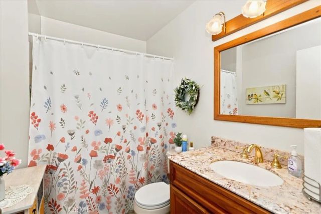 614 Azure Court, Upland, CA 91786