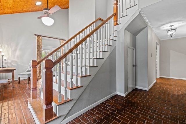 455 Country Place, Longview, TX 75605