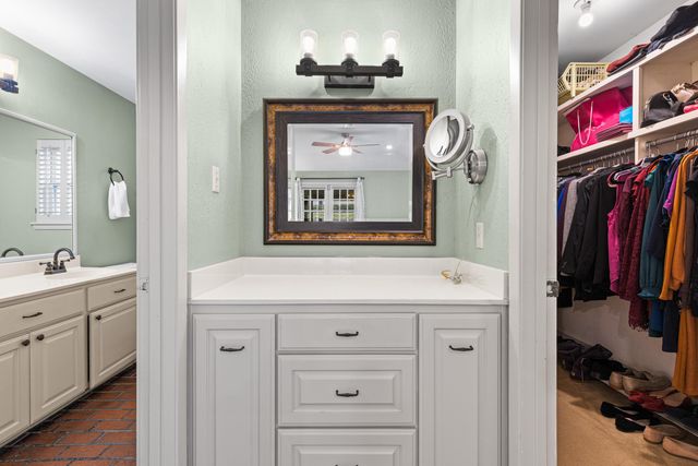 455 Country Place, Longview, TX 75605