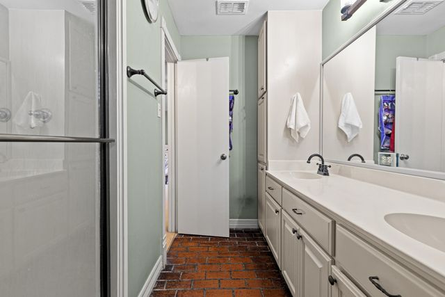 455 Country Place, Longview, TX 75605