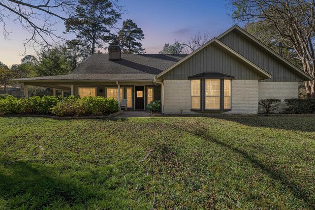 455 Country Place, Longview, TX 75605