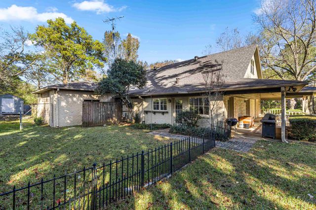 455 Country Place, Longview, TX 75605