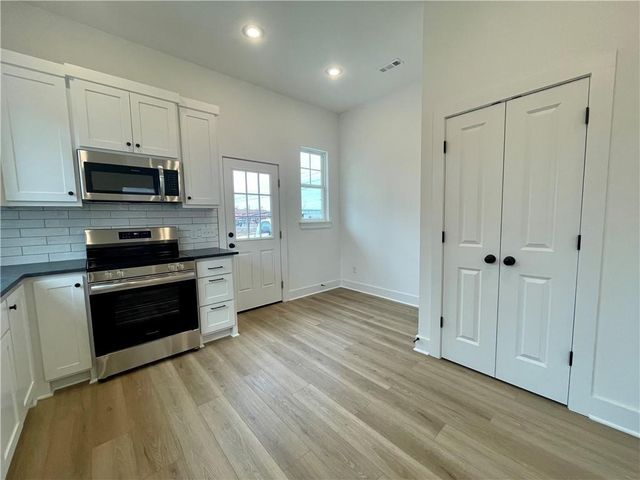 628 W Price Avenue, Springdale, AR 72764