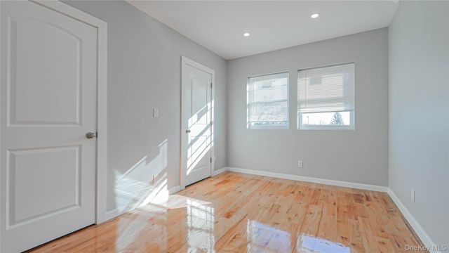 436 E 5th Street FL 3, Mount Vernon, NY 10553