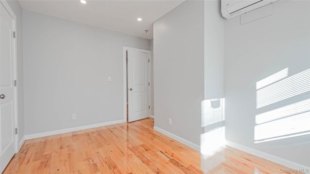 436 E 5th Street FL 3, Mount Vernon, NY 10553