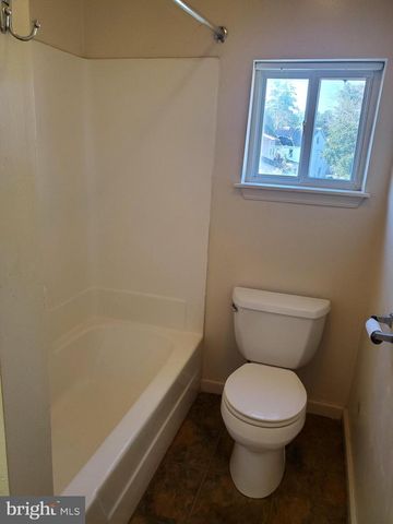 87-B E BARBER AVE, Woodbury, NJ 08096